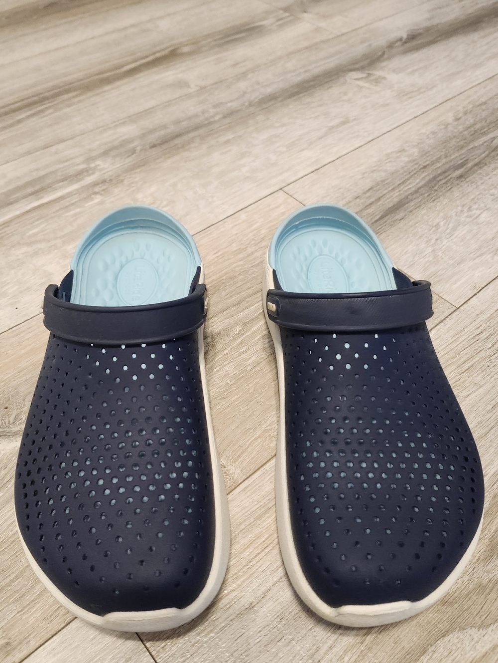 CROCS Lite Ride Clog - Picture 4 of 9